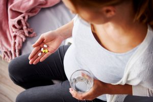 How Can Pregnant Women Get Hold of The Best Prenatal Vitamins?